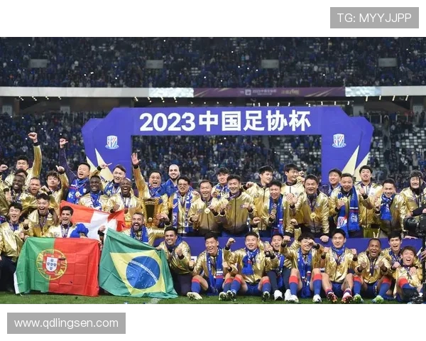 上海申花全力冲击新赛季冠军展望球队阵容调整与未来走势 上海申花全力冲击新赛季冠军展望球队阵容调整与未来走势