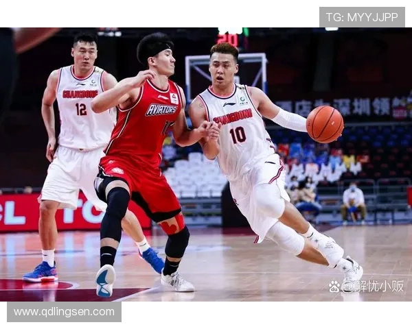 赛后分析：广州篮球队与深圳篮球队的战术配合与表现评估