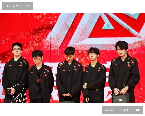 赛后复盘分析EDG与FPX对抗赛中的战术运用与技术细节